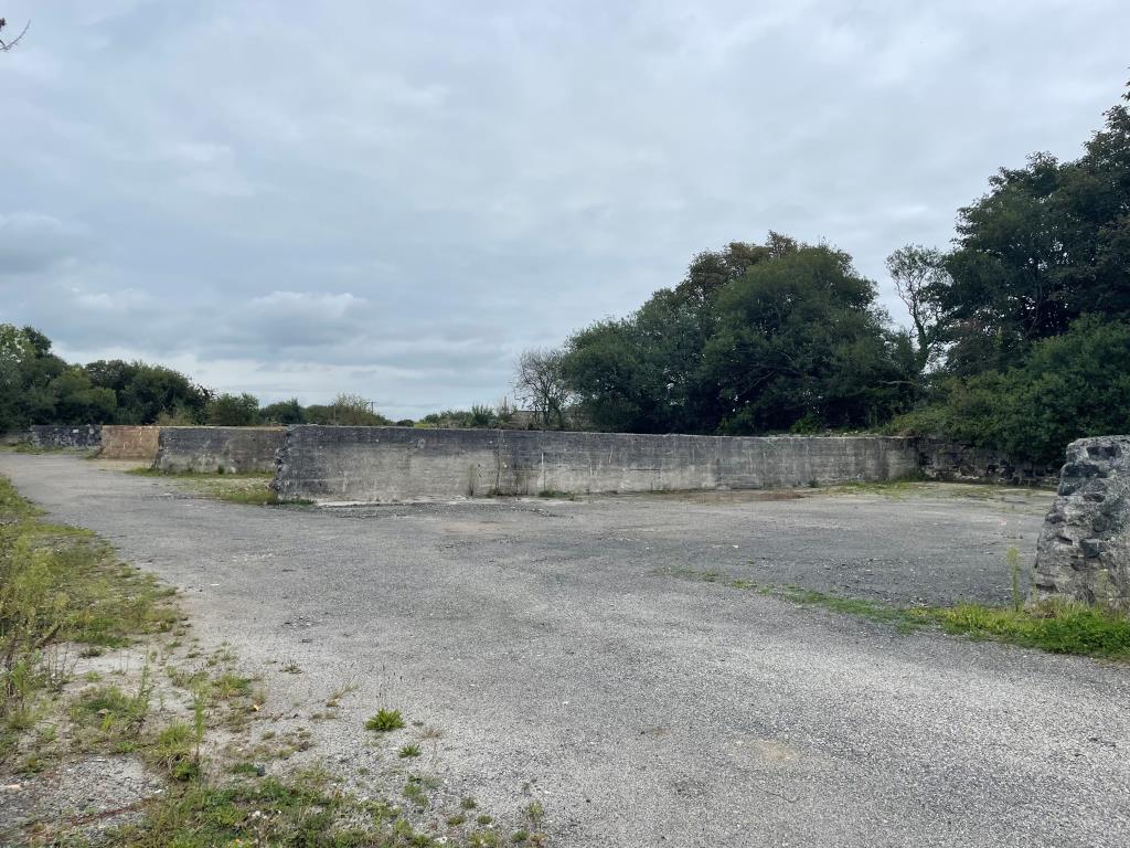Lot: 4 - FREEHOLD SITE WITH STORE BUILDING AND CHIMNEY STACK - Outside Space